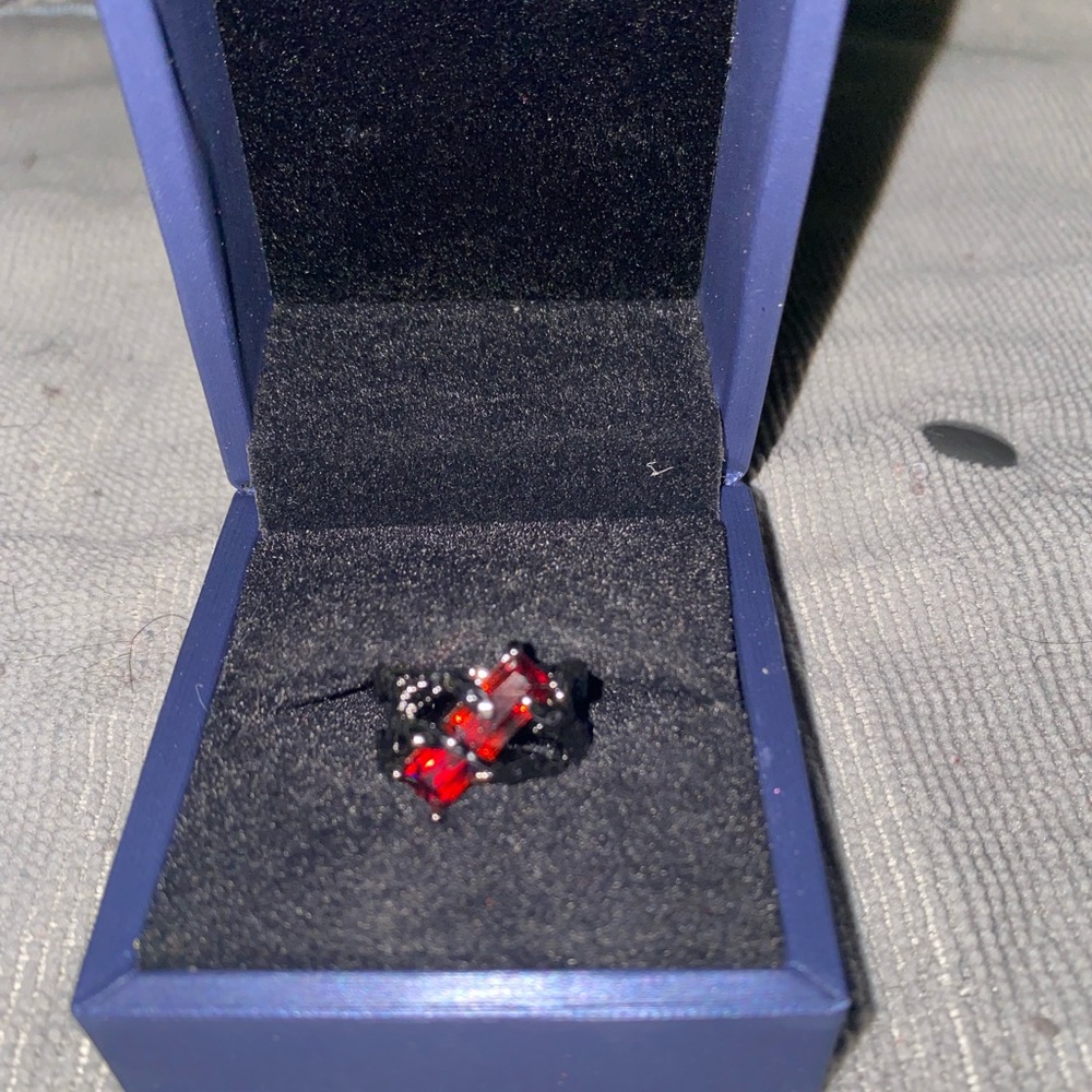 Glamorous Vintage Women’s Red Zircon Fashion Adjustable Ring with Box.